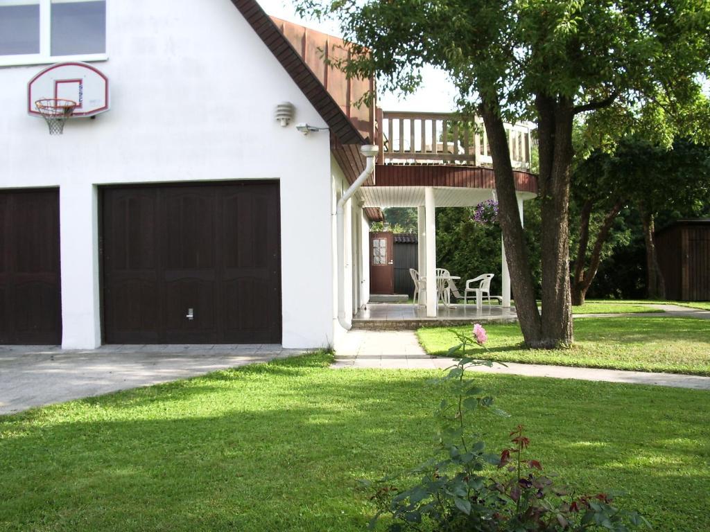 Maenni Guesthouse Haapsalu Szoba fotó