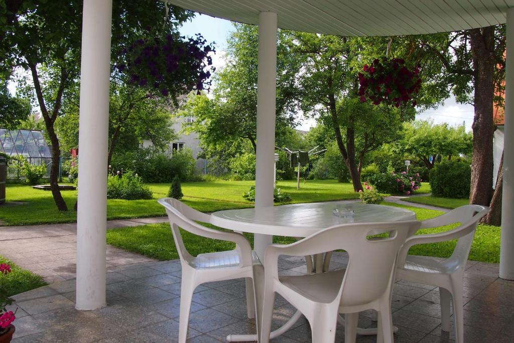 Maenni Guesthouse Haapsalu Szoba fotó